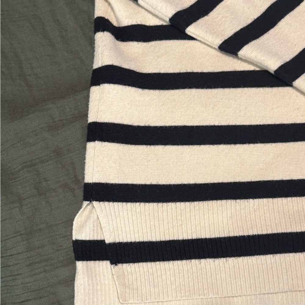 Abercrombie & Fitch Cream and Black Striped Sweater - Picture 3 of 4
